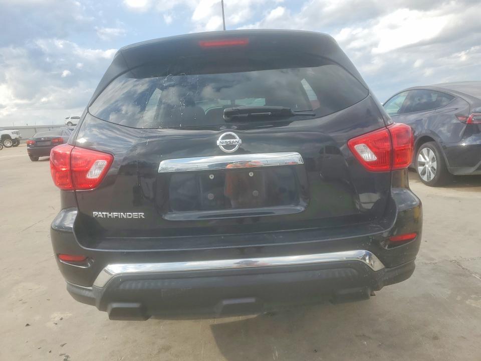 2018 Nissan Pathfinder s