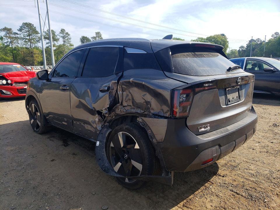 2025 Nissan Kicks sr