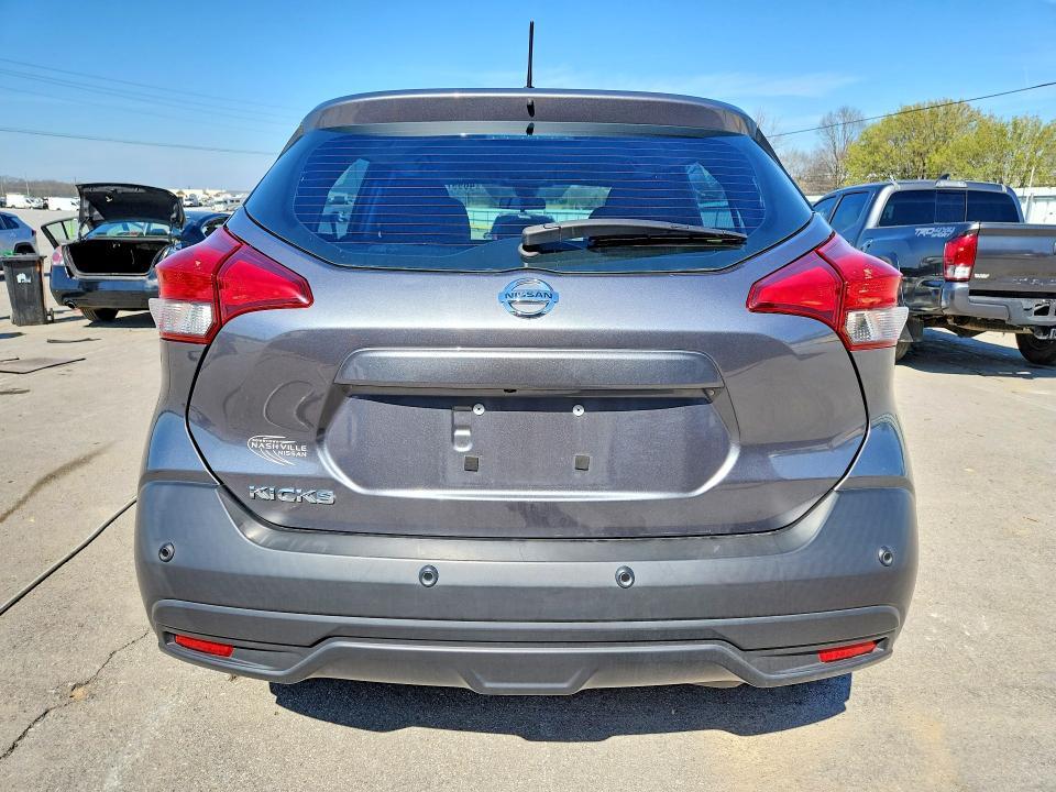 2020 Nissan Kicks s