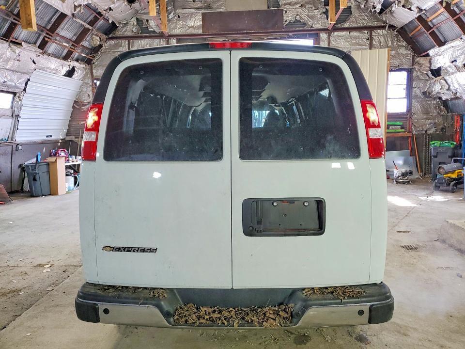 2025 Chevrolet Express G3500 LT