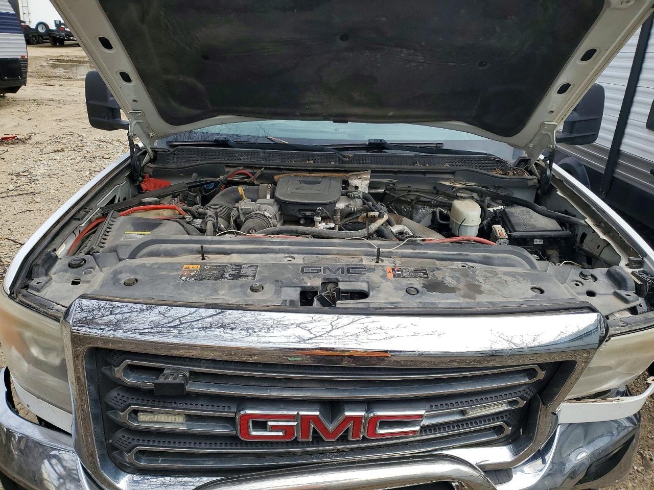 2015 GMC Sierra 3500 Flatbed Truck