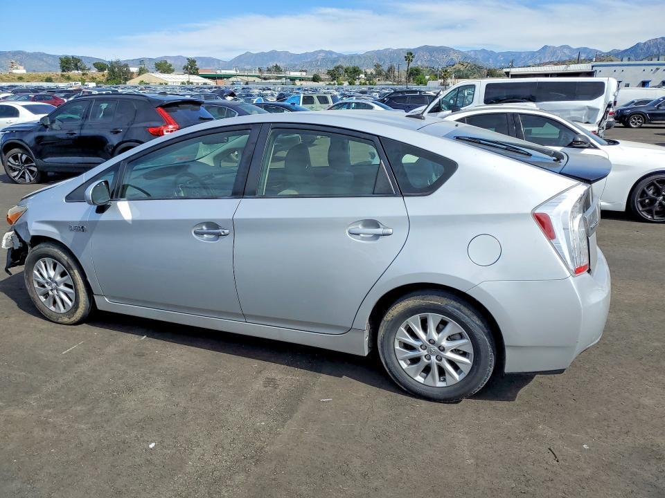2014 Toyota Prius Plug-in Hybrid Base