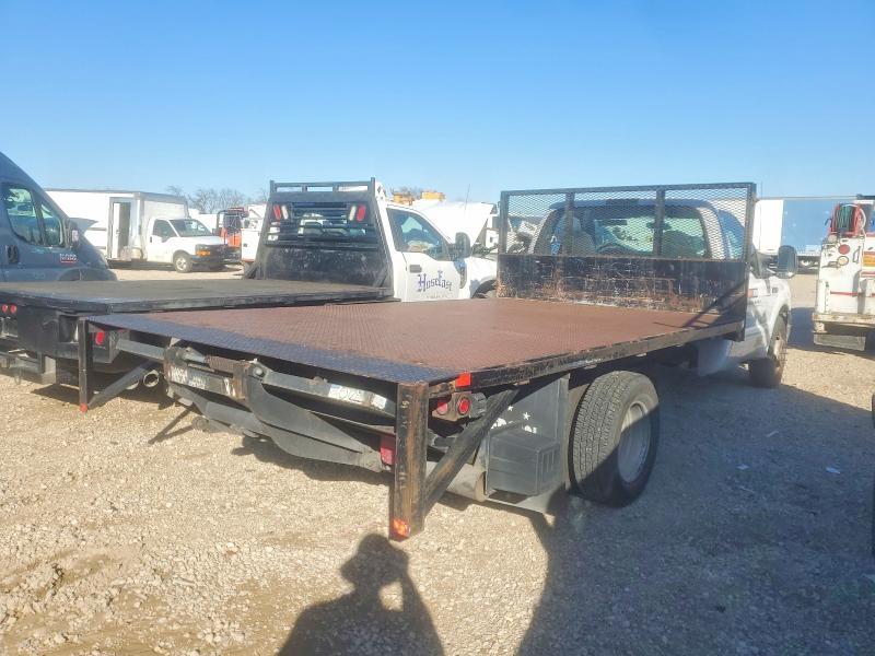 2006 Ford F350 Super Duty Flatbed Truck