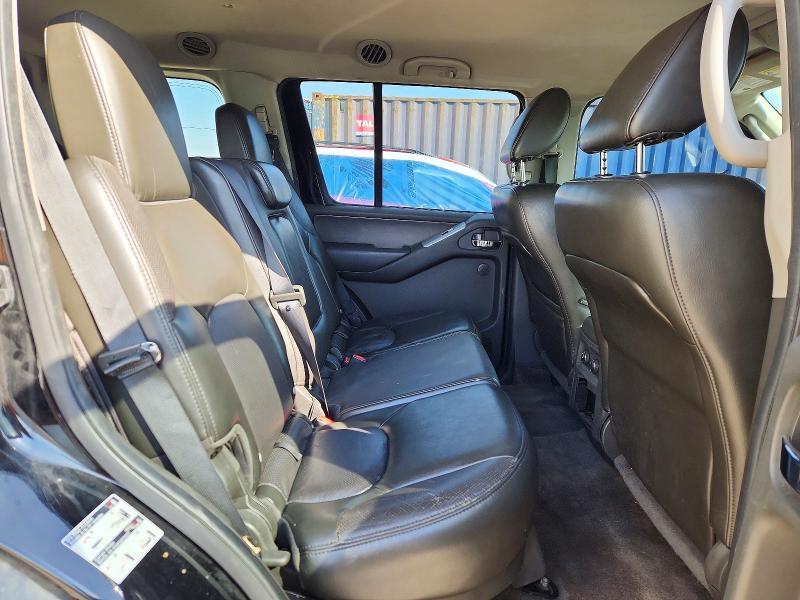 2012 Nissan Pathfinder s