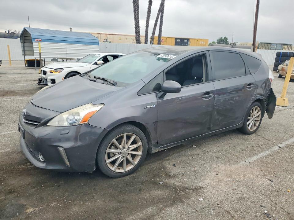 2013 Toyota Prius v Five