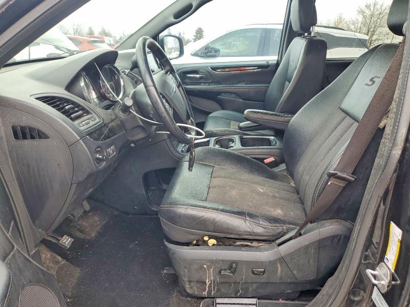 2015 Chrysler Town & Country s