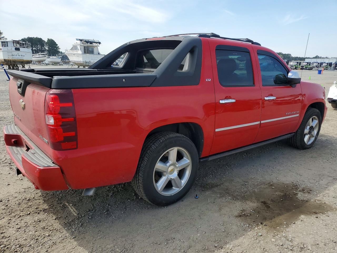 2011 Chevrolet Avalanche LTZ