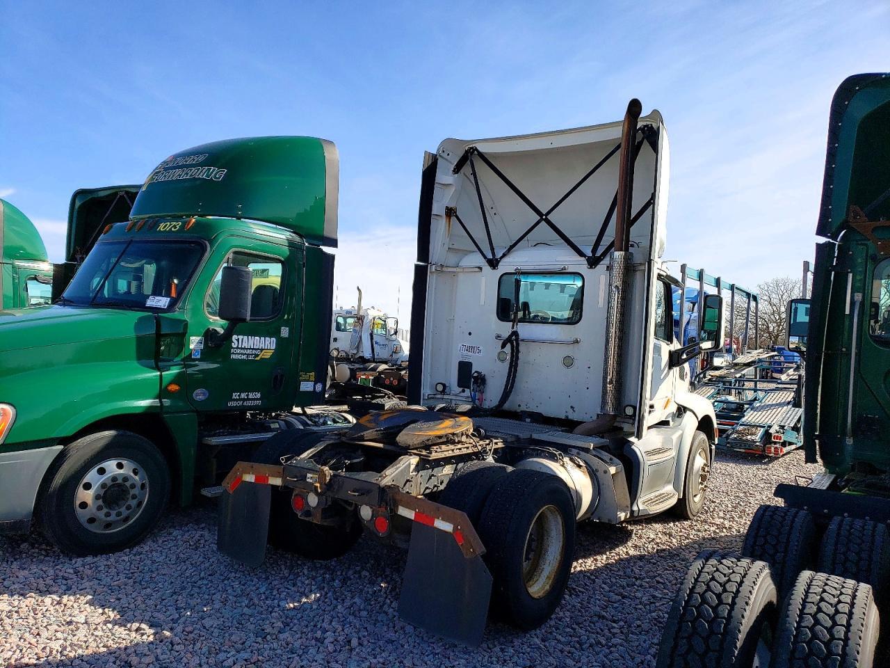 2017 Peterbilt 579 Semi Truck