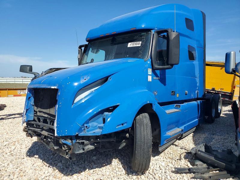2022 Volvo VNL Semi Truck