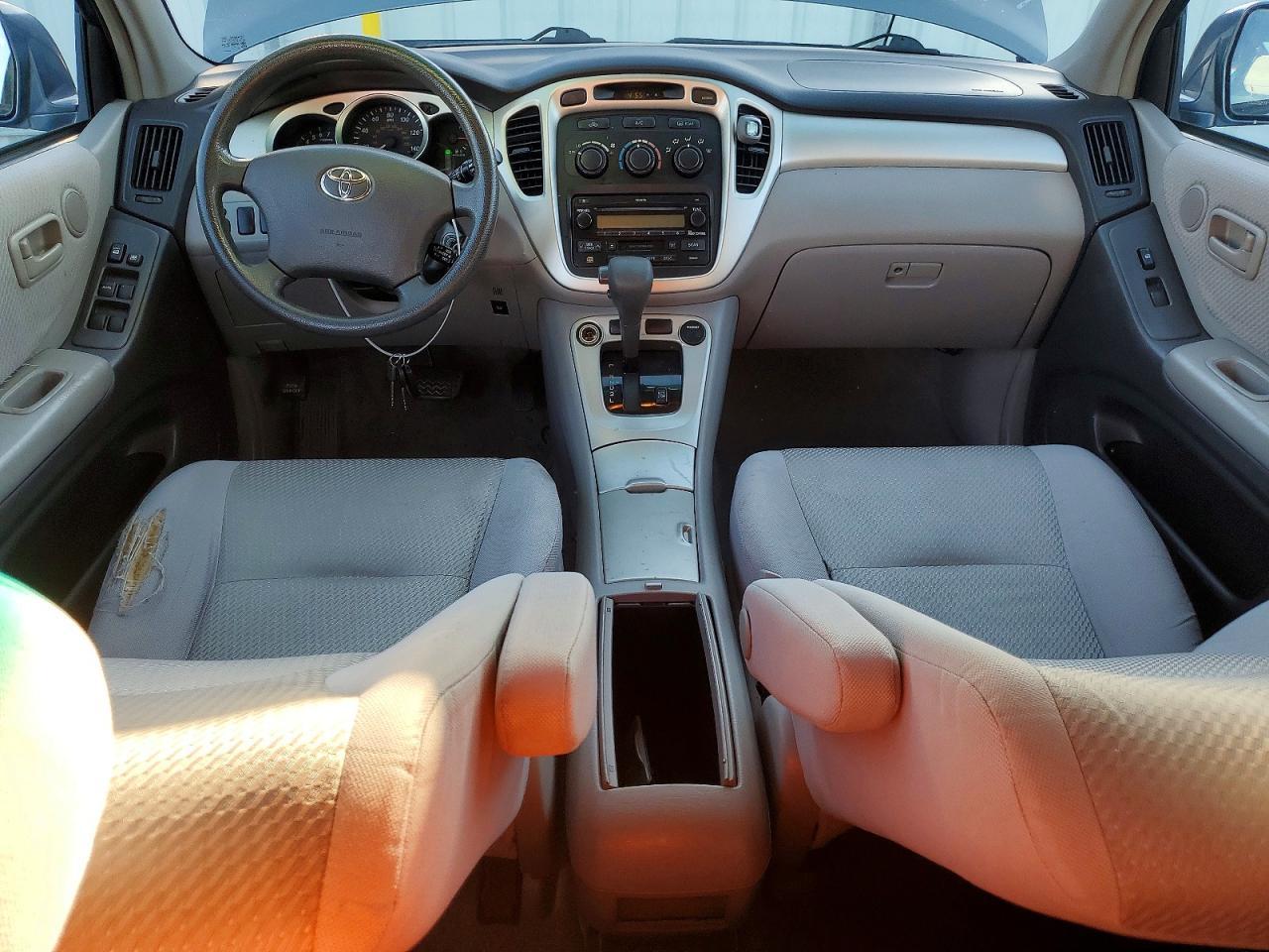 2004 Toyota Highlander Base