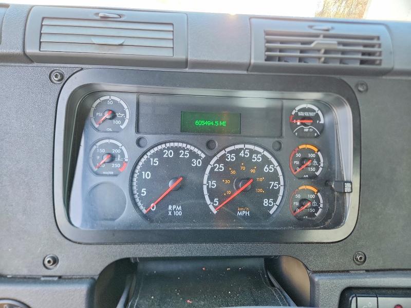 2016 Freightliner Cascadia 125 Semi Truck