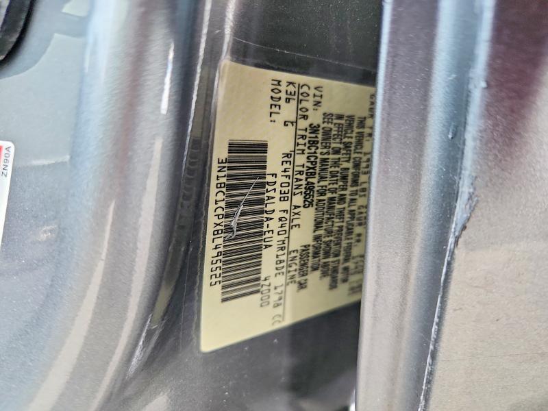 2011 Nissan Versa 1.8 s