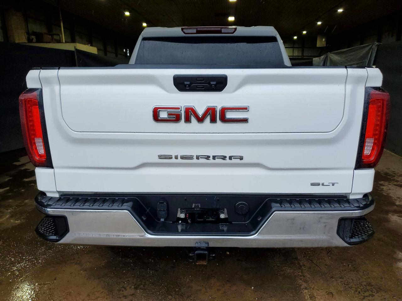 2025 GMC Sierra K1500 SLT