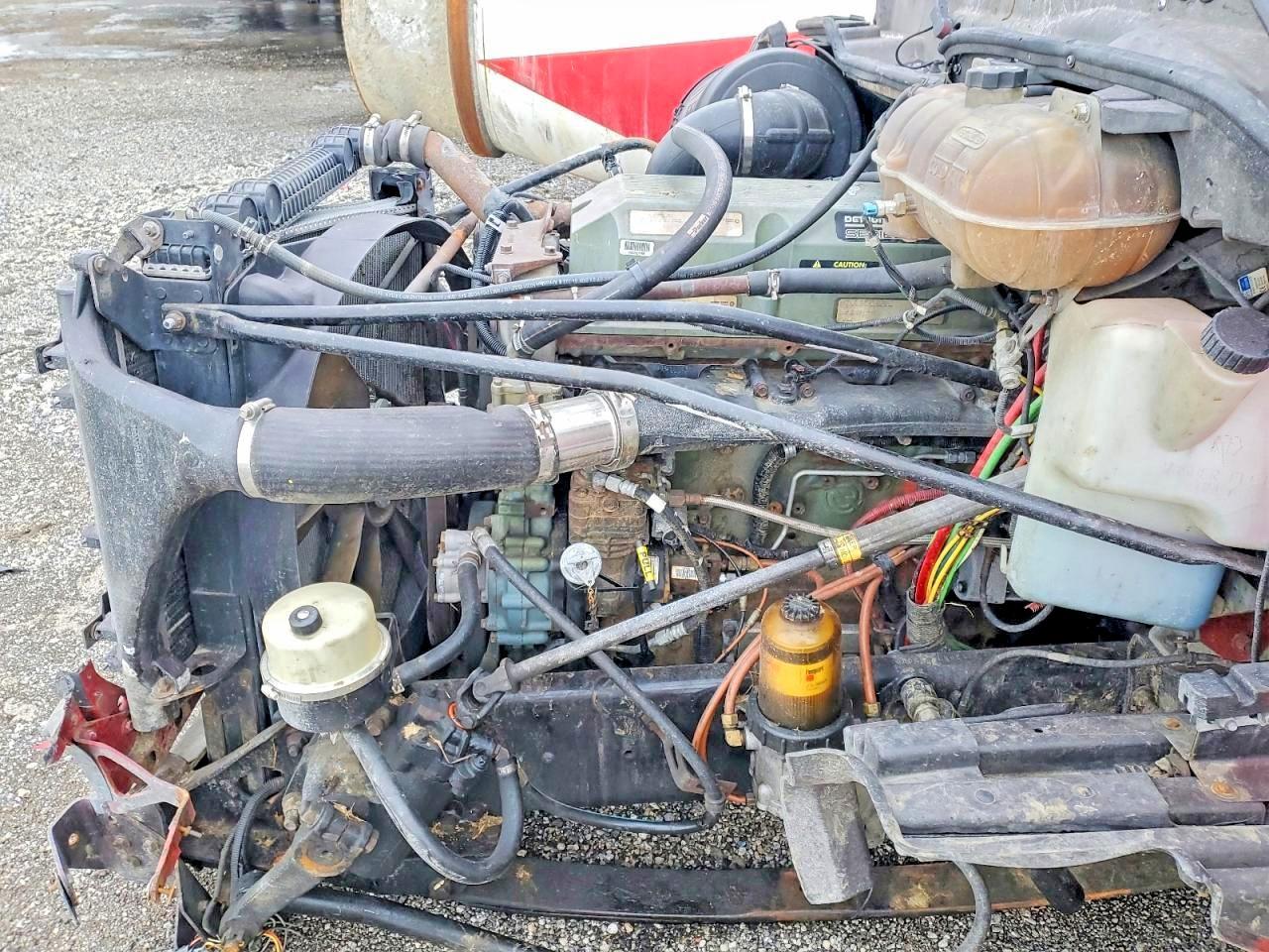 2005 Freigliner 2005 Freightliner CST120 Semi Truck