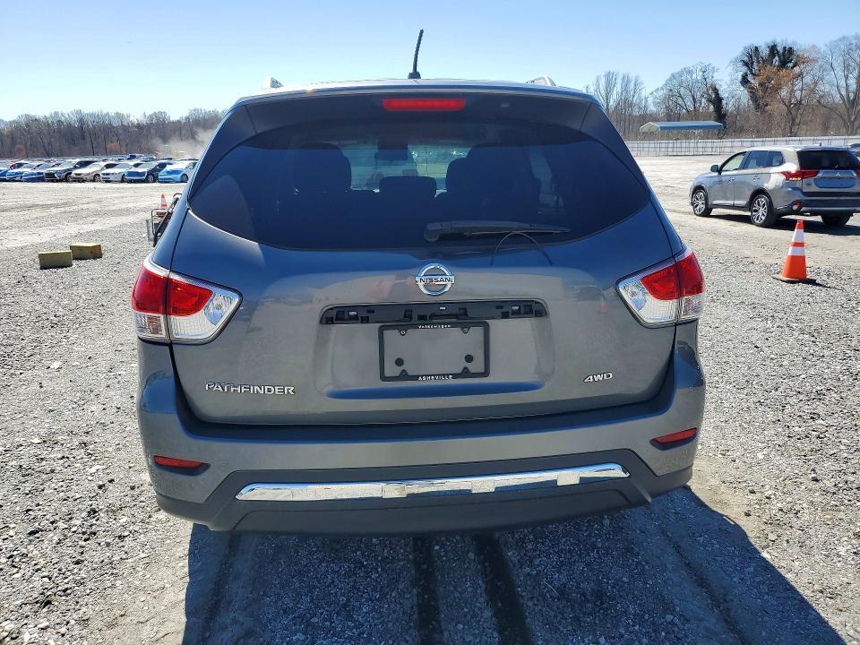 2015 Nissan Pathfinder s