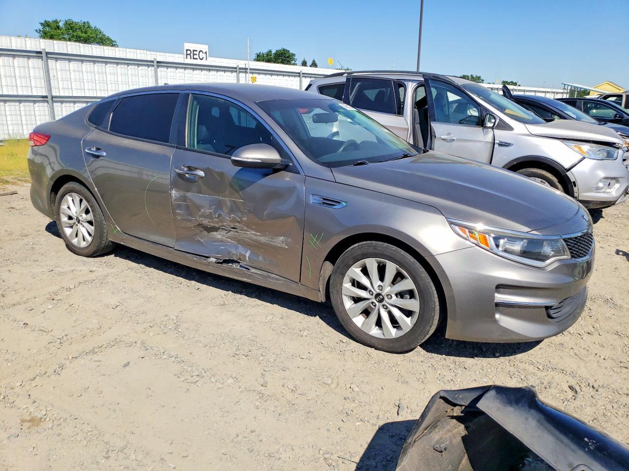 2016 KIA Optima lx