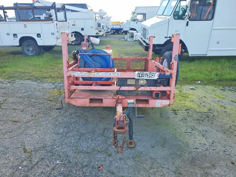 2013 Dhez 5'X8' 1-AXLE Flatbed Fuel