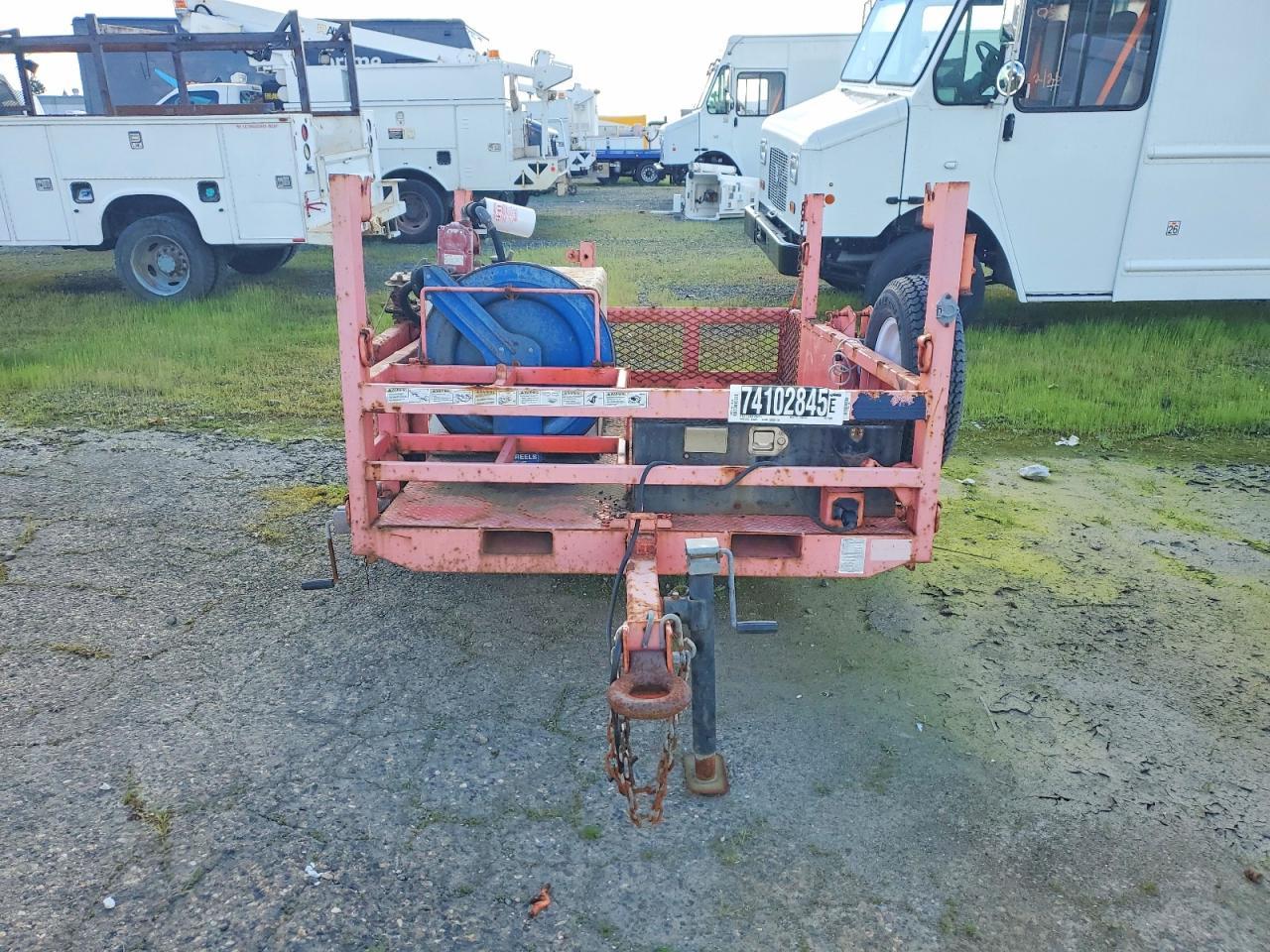 2013 Dhez 5'X8' 1-AXLE Flatbed Fuel