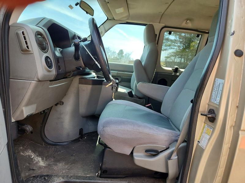 2009 Ford Econoline E350 Super Duty Wagon