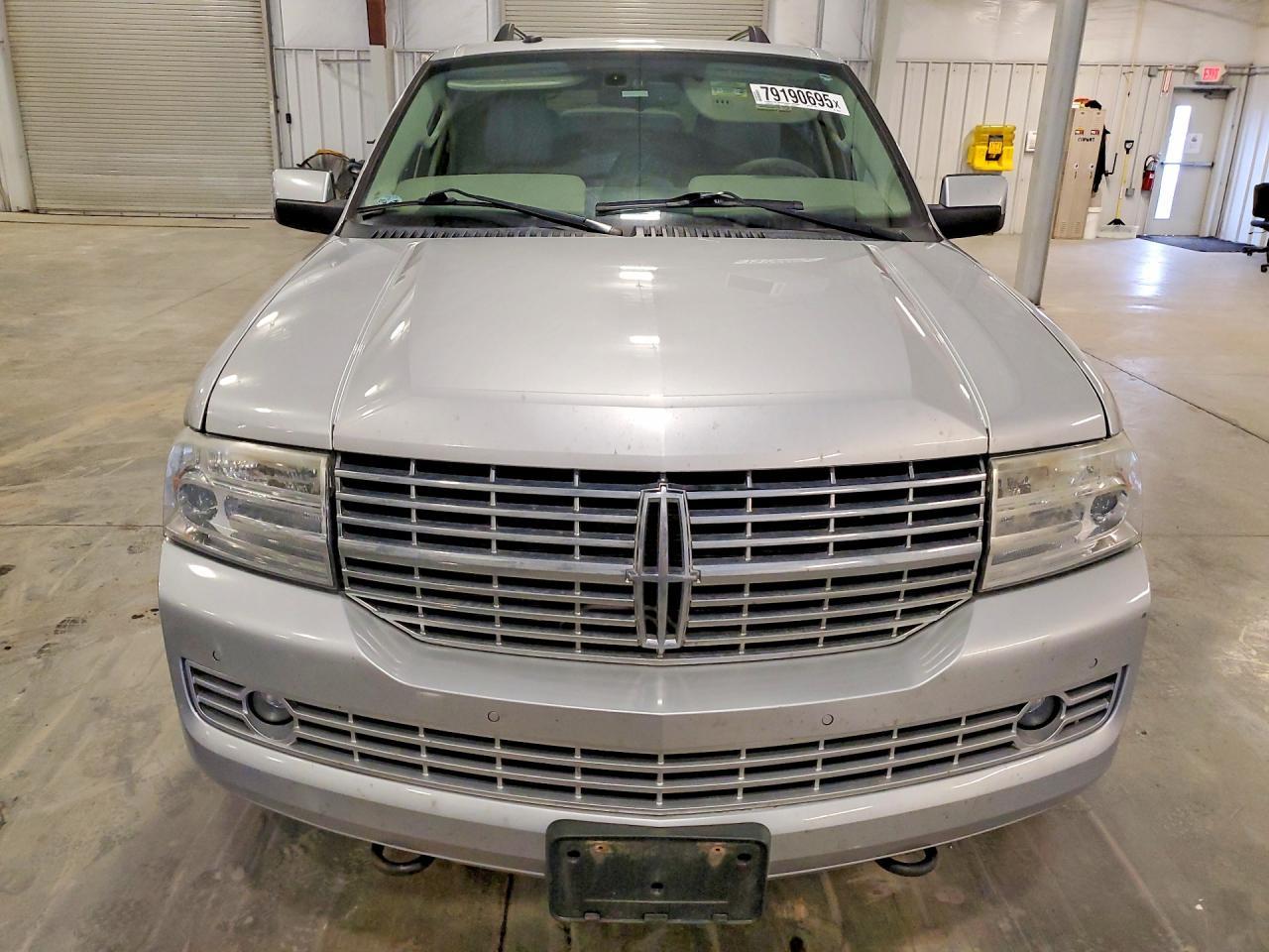 2011 Lincoln Navigator l