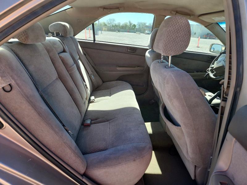 2004 Toyota Camry le
