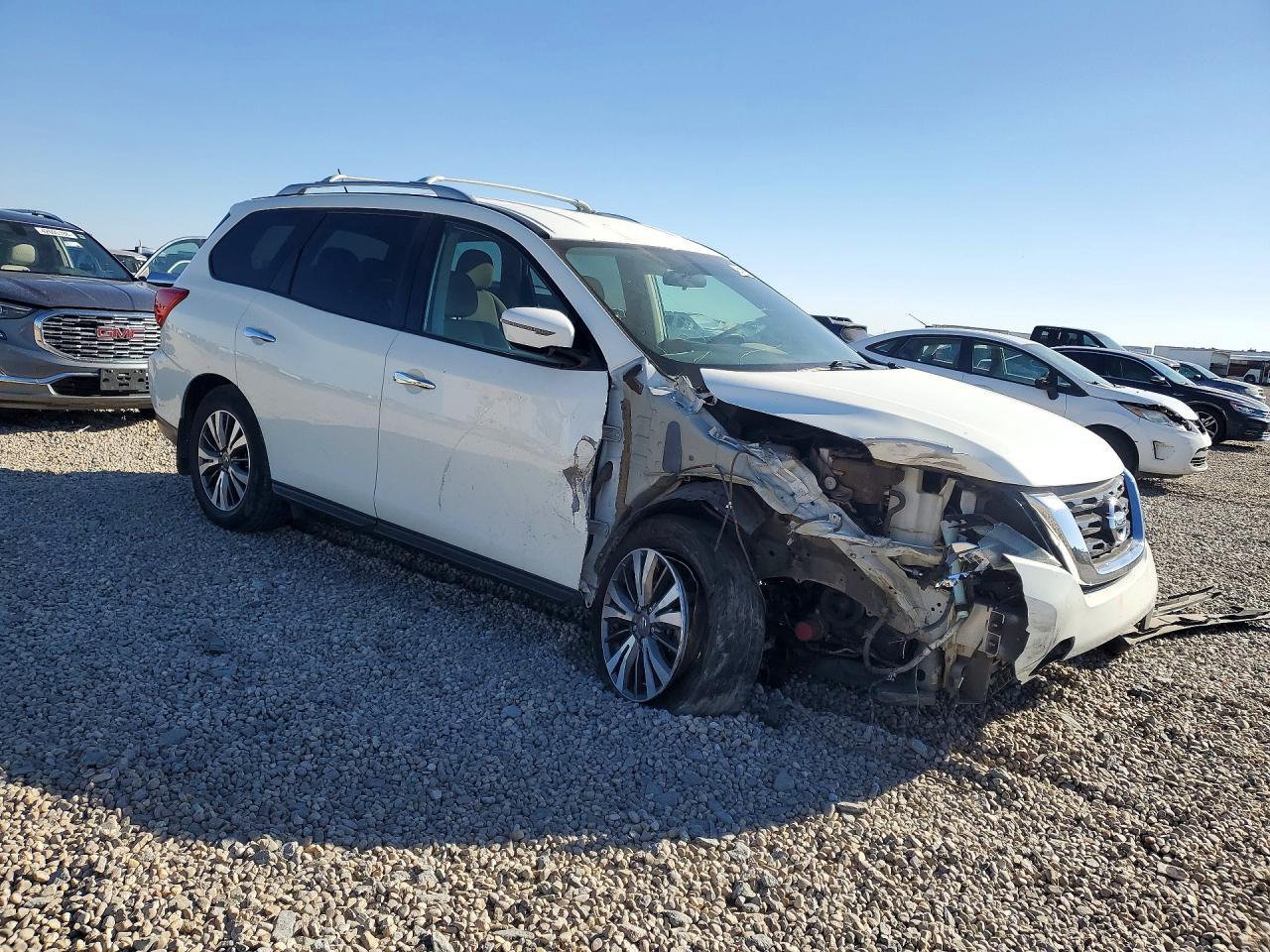2017 Nissan Pathfinder s