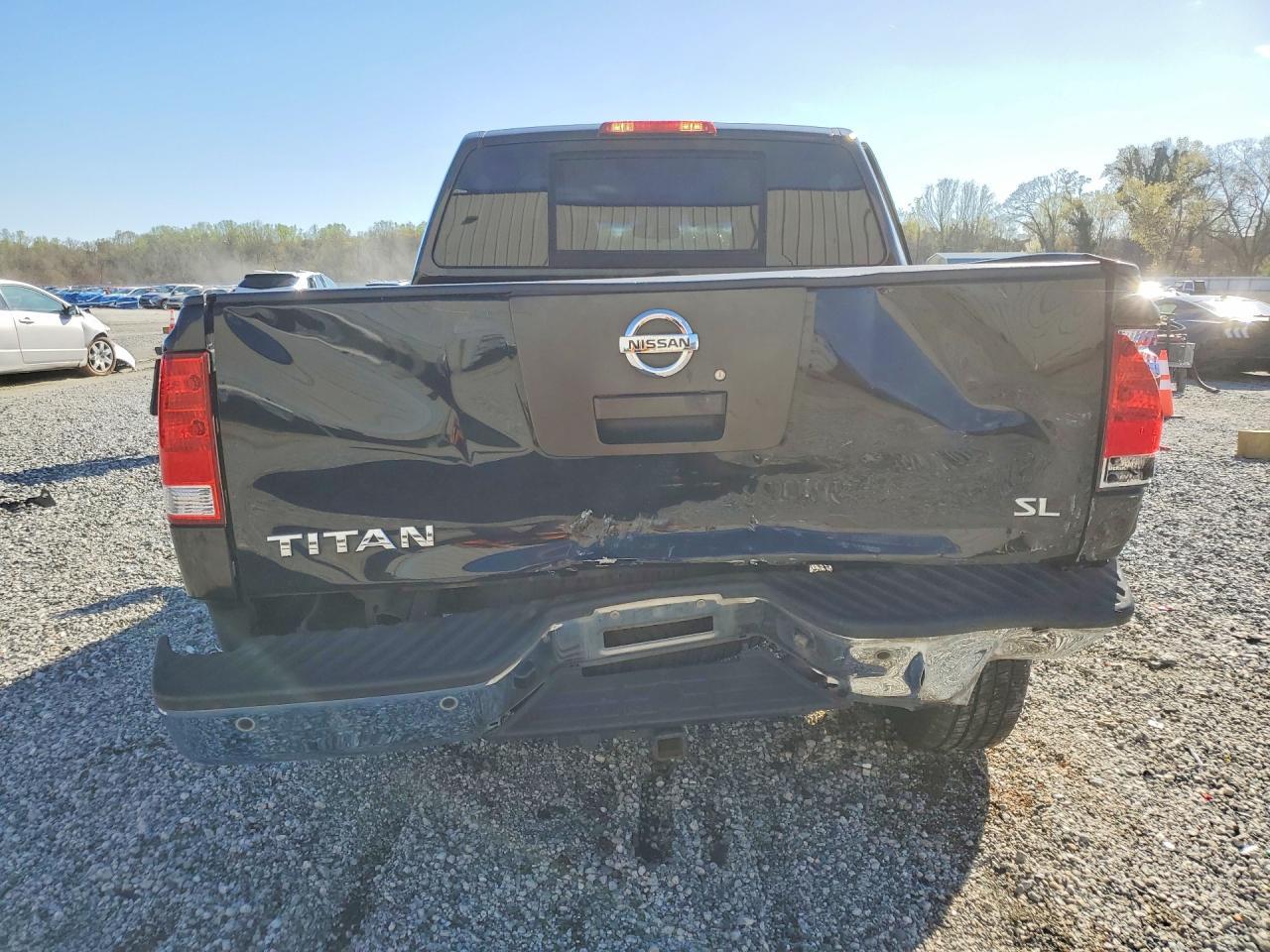 2011 Nissan Titan SV