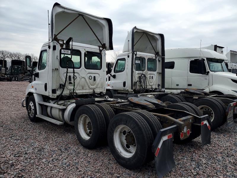 2018 Freightliner Cascadia 113 Semi Truck