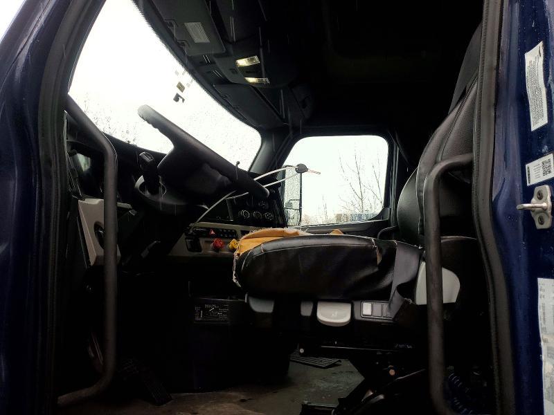 2021 Freigliner 2021 Freightliner Cascadia 126 Semi Truck