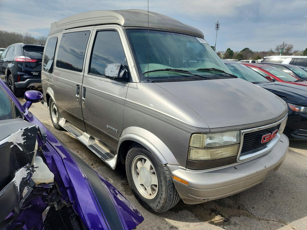 2001 GMC Safari