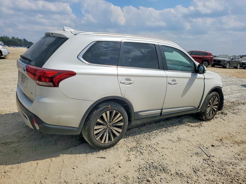 2020 Mitsubishi Outlander se