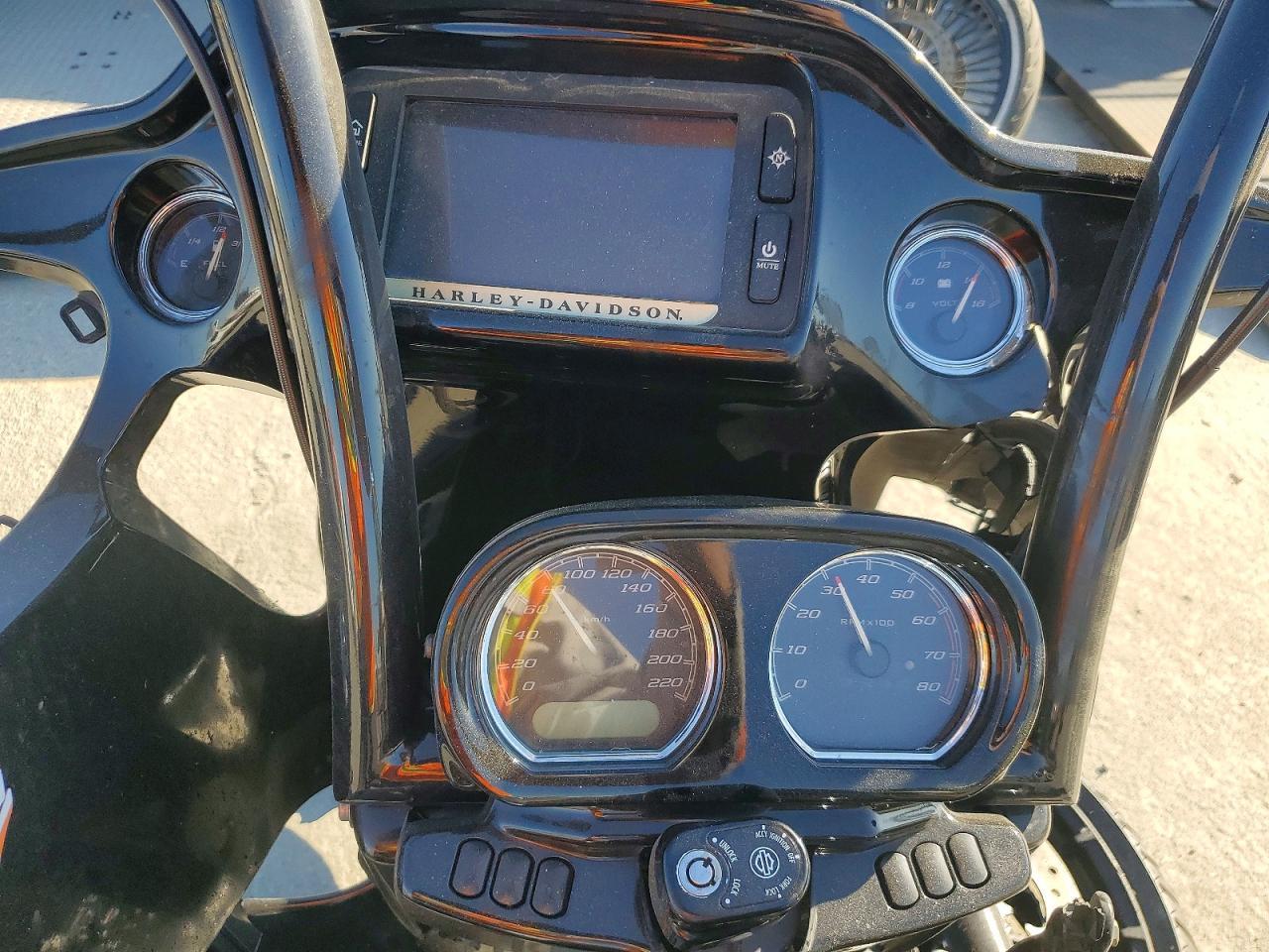 2018 Harley-Davidson Fltrxs Road Glide Special