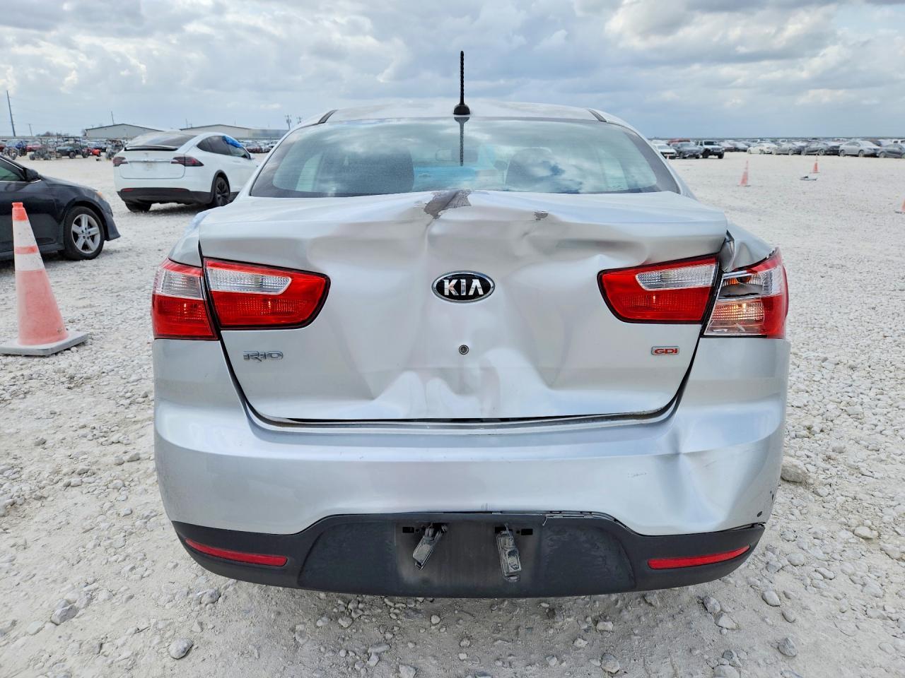 2013 KIA Rio lx