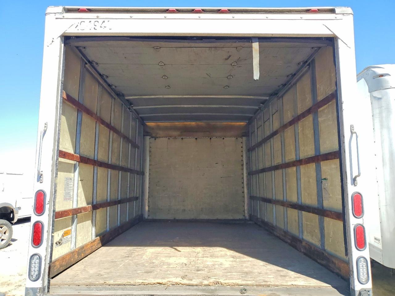 2000 Isuzu NPR BOX Truck
