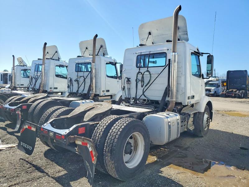 2019 Volvo VNR-Semi Truck