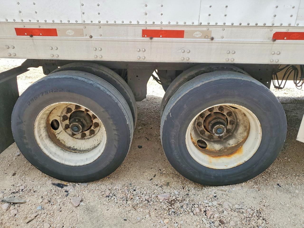 2016 Utility VS2DX DRY Van Trailer