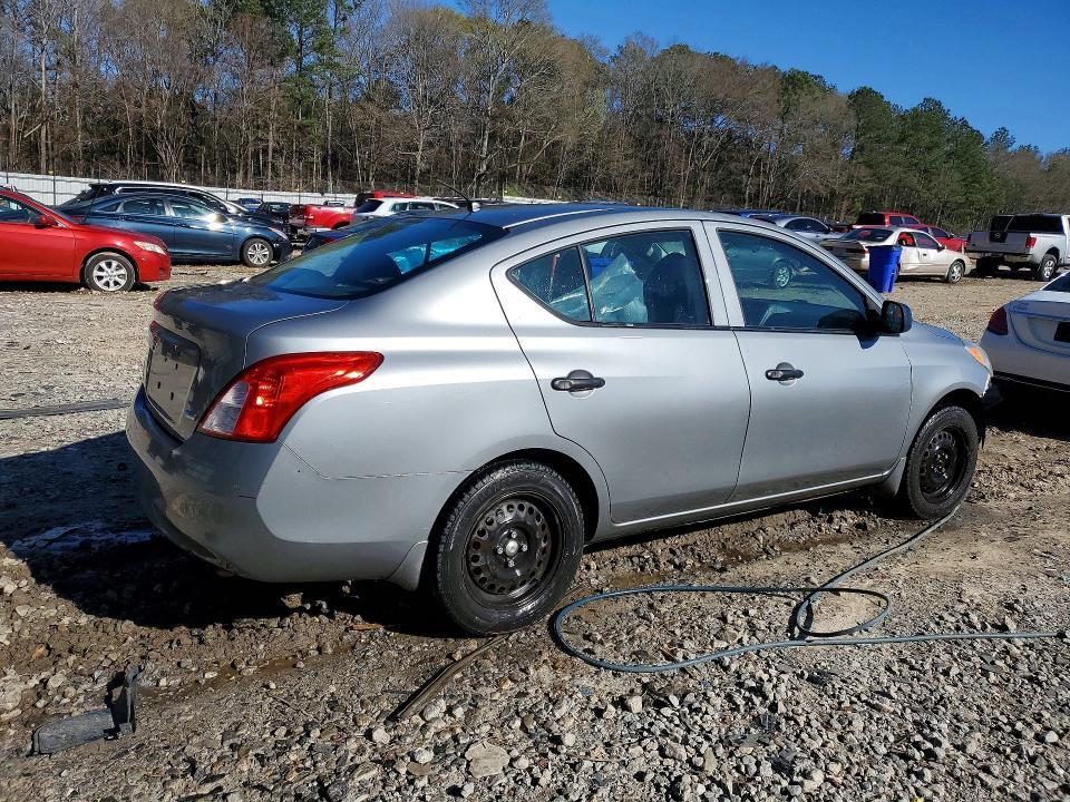 2014 Nissan Versa 1.6 s
