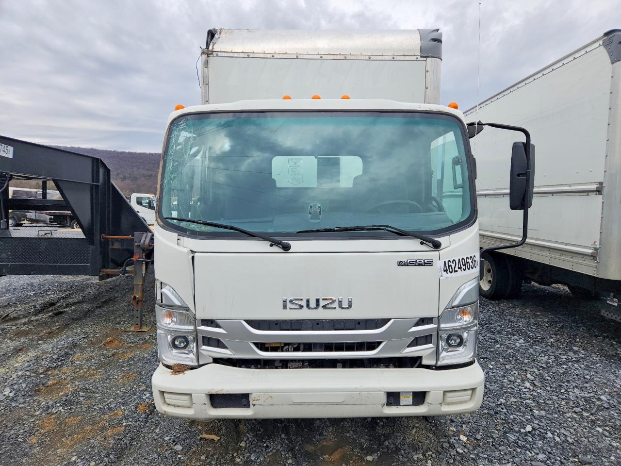 2024 Isuzu NPR HD-BOX Truck