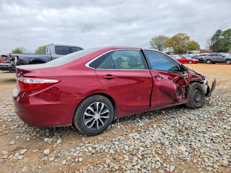 2016 Toyota Camry le