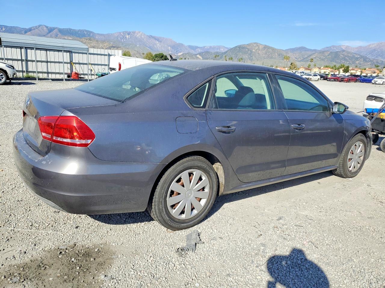 2012 Volkswagen Passat s