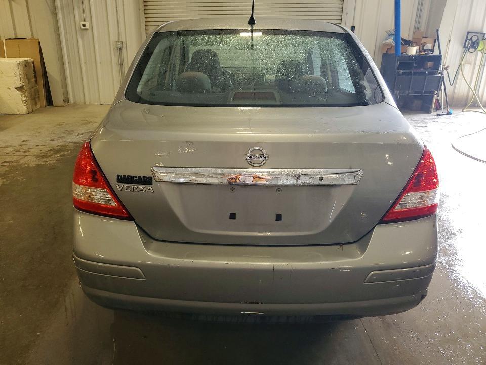 2011 Nissan Versa 1.8 s