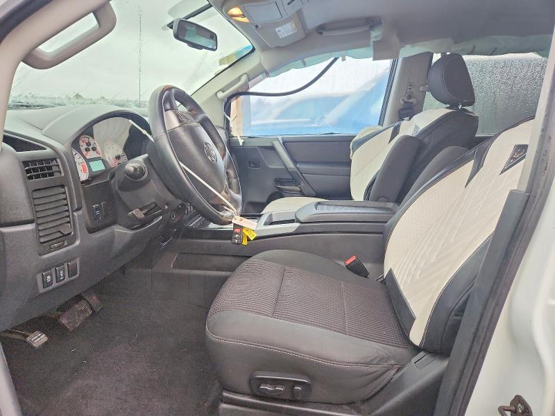 2013 Nissan Titan SV