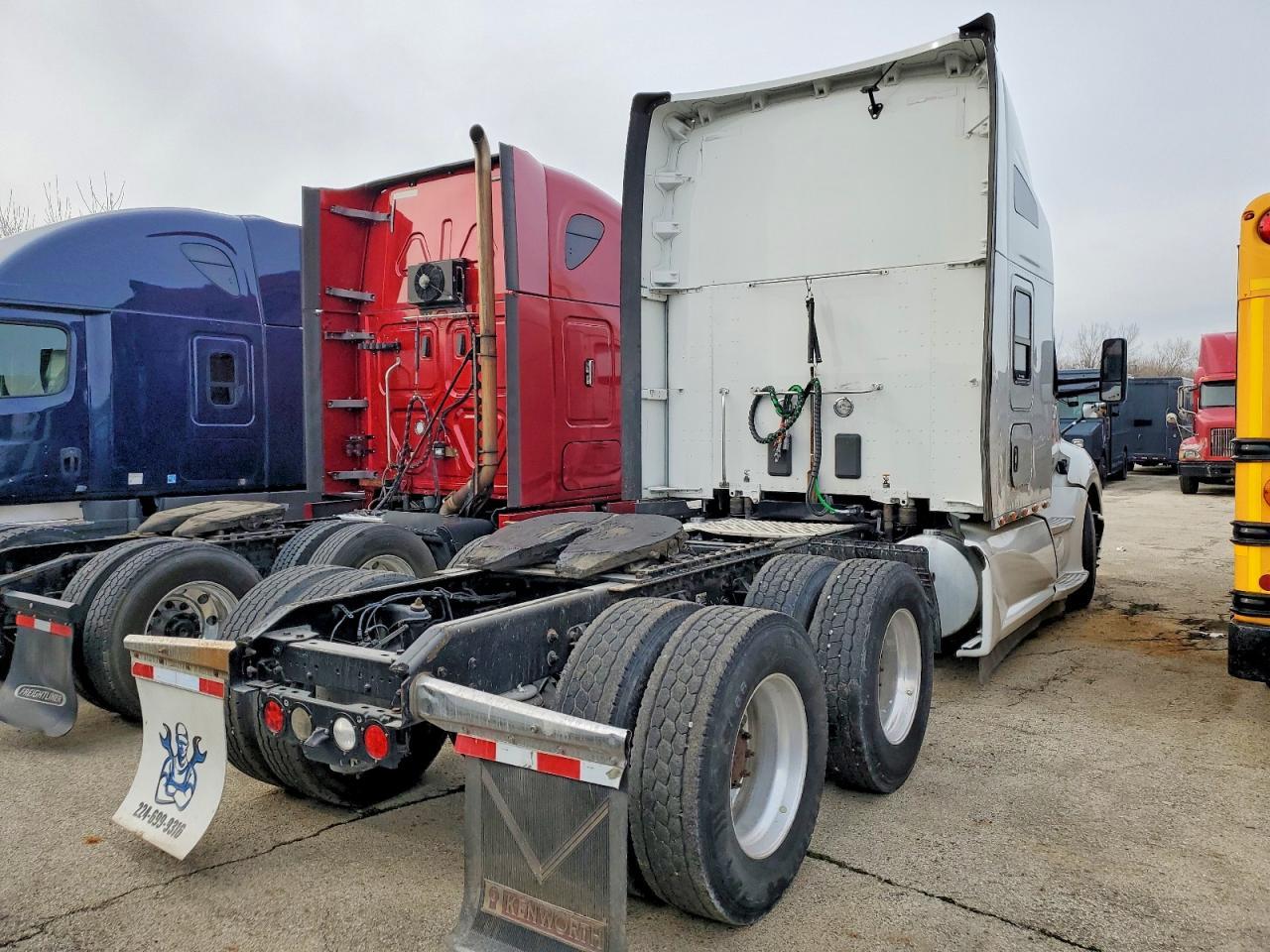 2020 Kenworth T680 Semi Truck