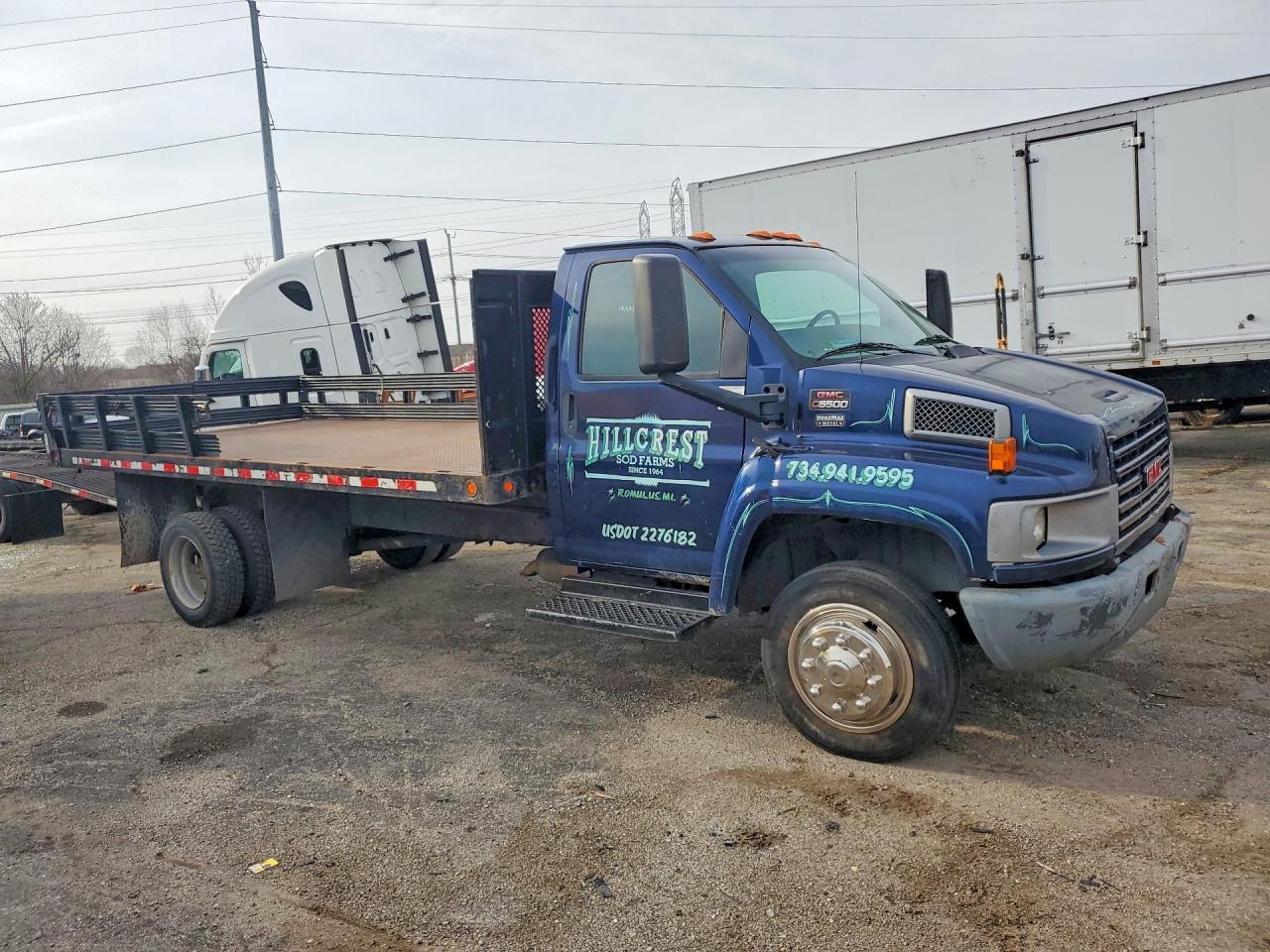 2004 GMC C5500 Flatbed Truck