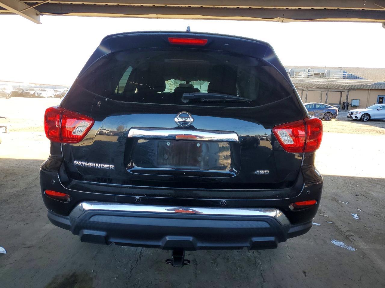 2019 Nissan Pathfinder s