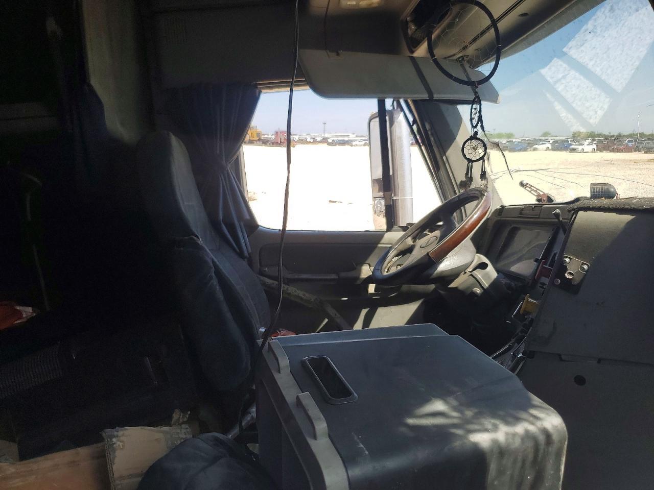 2007 Freightliner Conventional Columbia