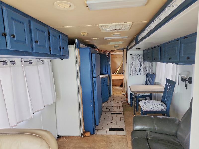 2002 Monaco Diplomat RV