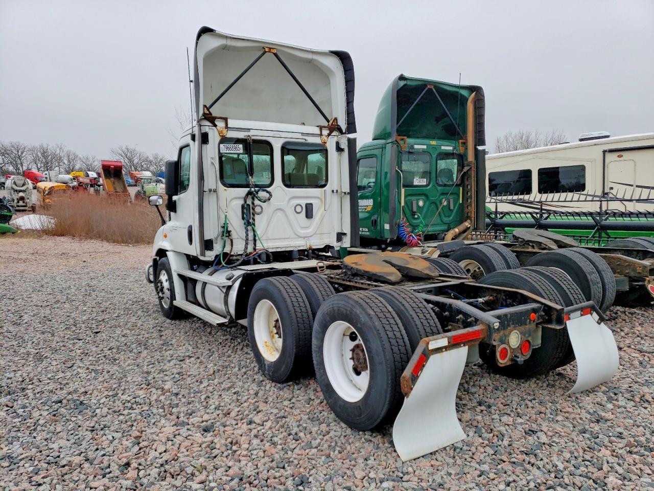 2017 Freightliner Cascadia 1-Semi Truck