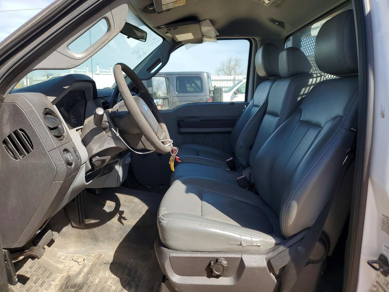2011 Ford F350 Super Duty Flatbed Truck