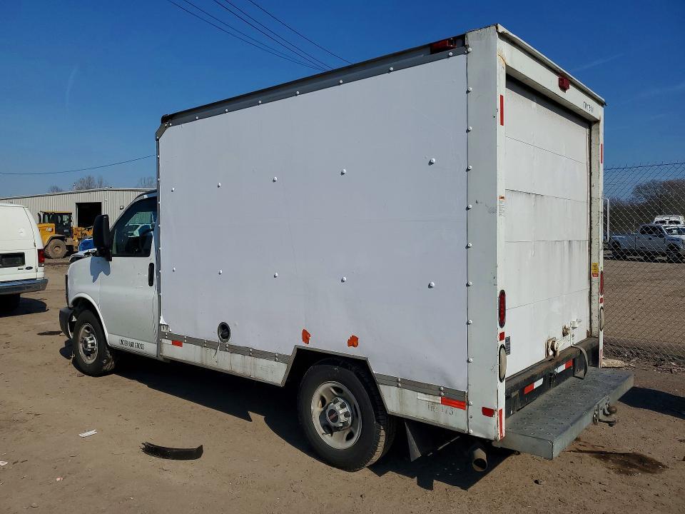 2011 GMC Savana BOX Truck